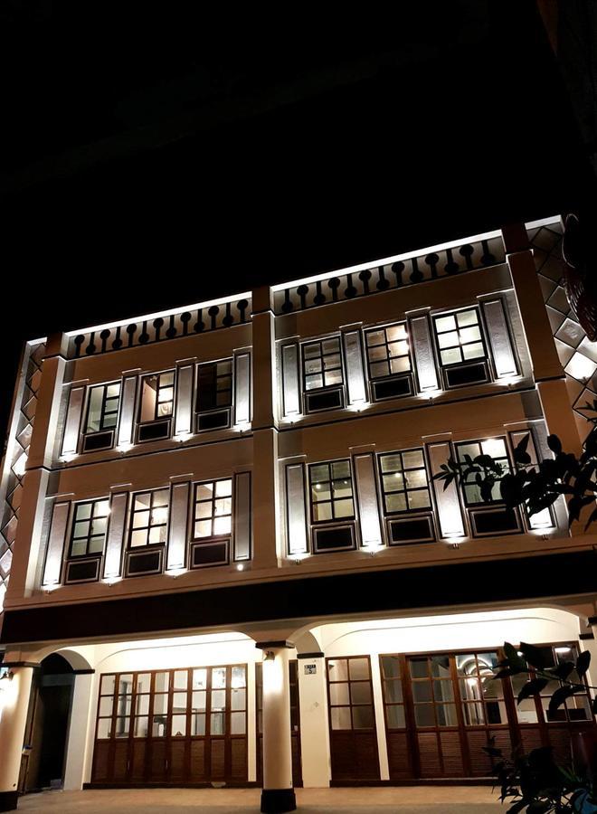 Phoenix Hostel Hualien Extérieur photo