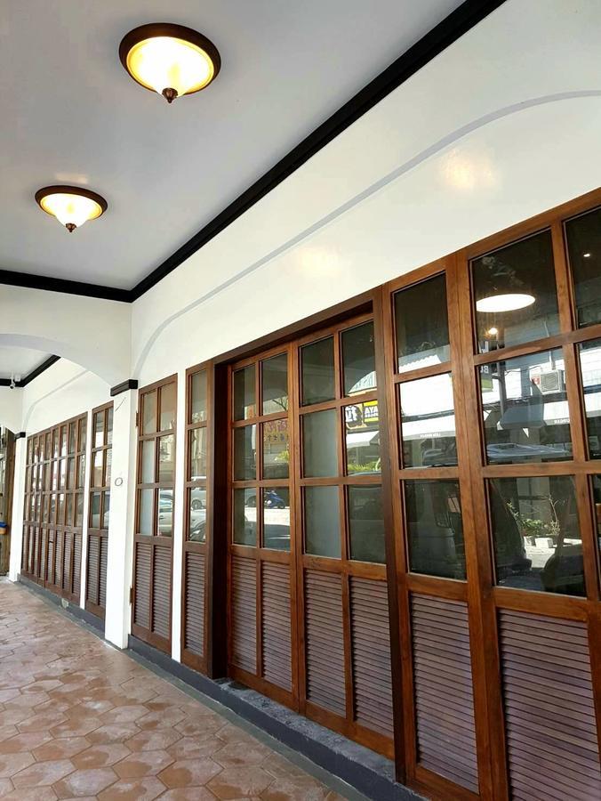 Phoenix Hostel Hualien Extérieur photo